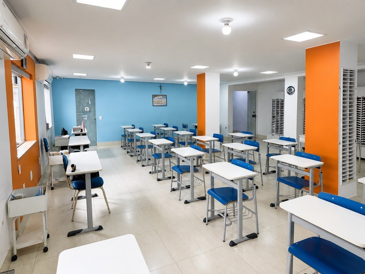Sala de estudos ampla da unidade Kumon Taguatinga Norte